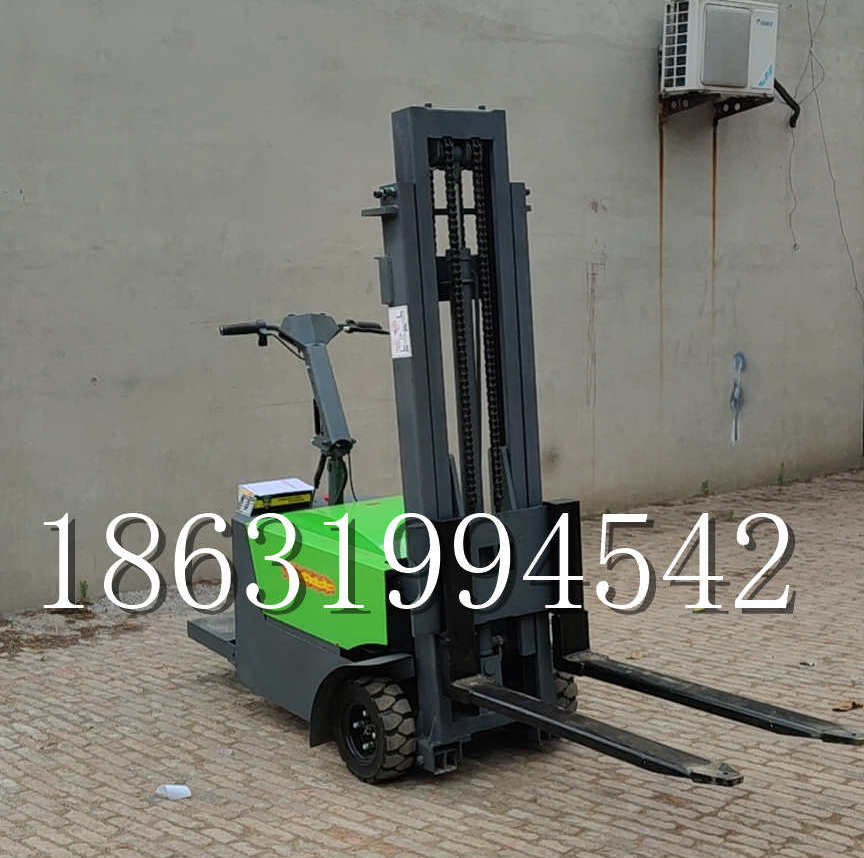 盘锦市优程全电动叉车插腿式堆高车液压装卸车1.5吨升高小型站驾式铲车